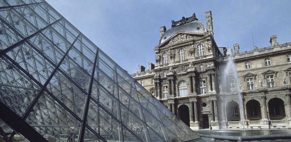 Provision of a total of 673 glass panes for use in the Louvre Pyramid.